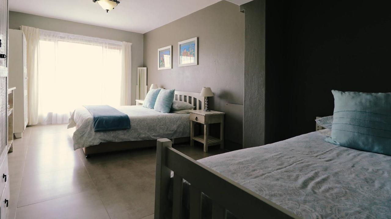 Sea Whisper Self Catering Apartment Jeffreys Bay Exterior photo