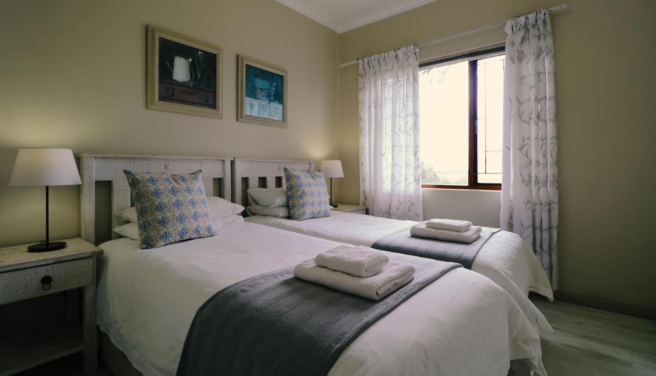 Sea Whisper Self Catering Apartment Jeffreys Bay Exterior photo