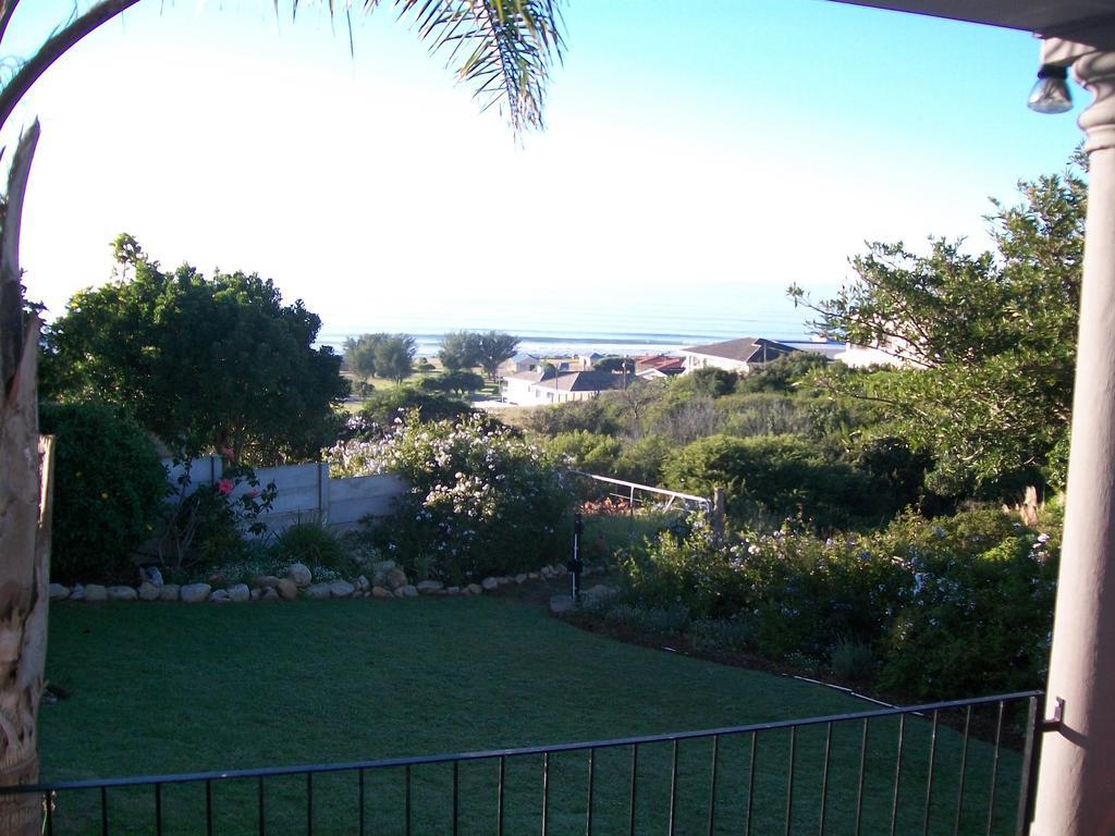 Sea Whisper Self Catering Apartment Jeffreys Bay Exterior photo