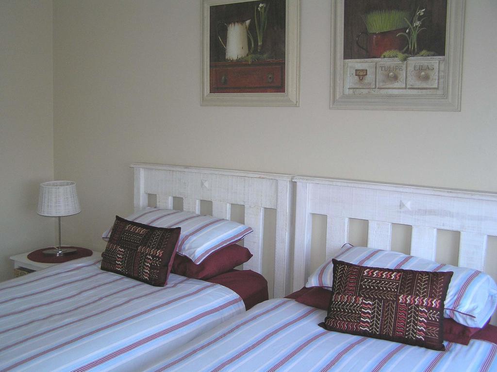 Sea Whisper Self Catering Apartment Jeffreys Bay Exterior photo