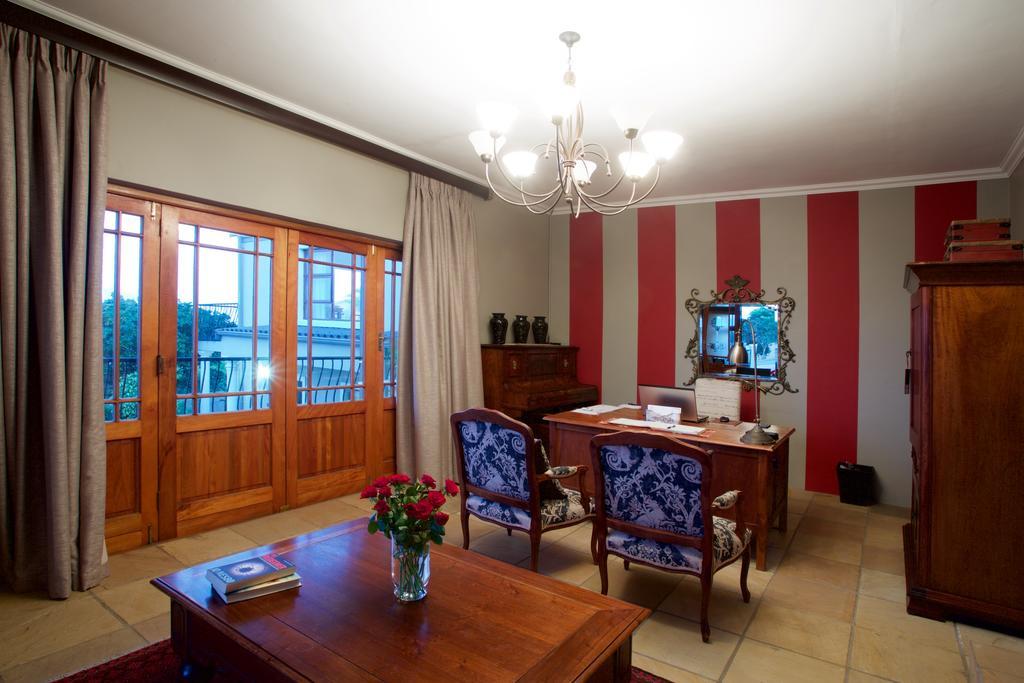 Sea Whisper Self Catering Apartment Jeffreys Bay Exterior photo