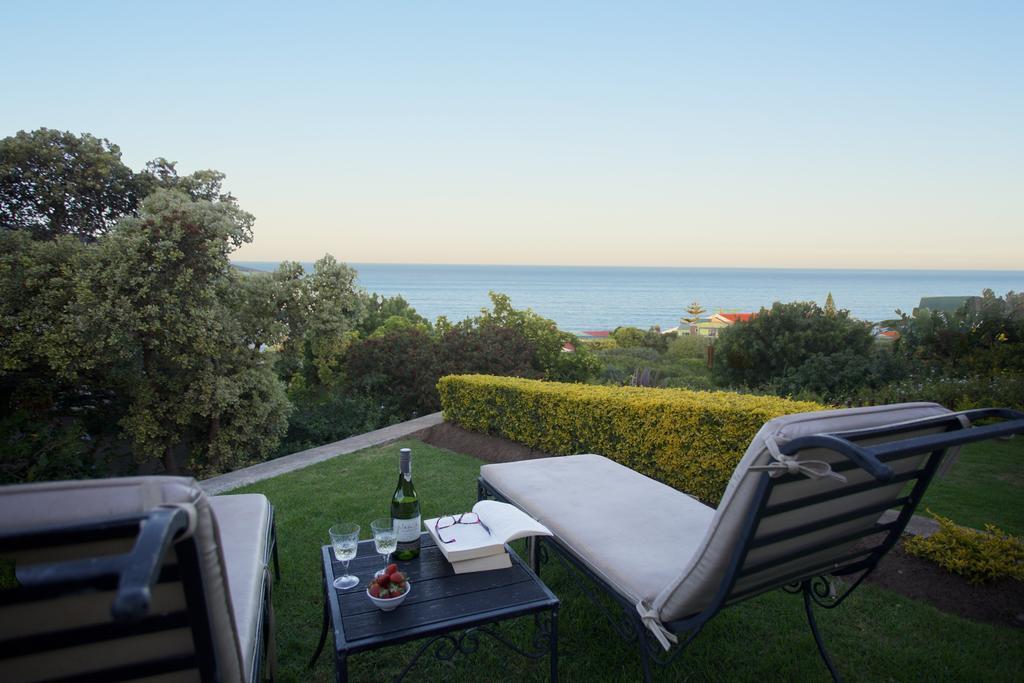 Sea Whisper Self Catering Apartment Jeffreys Bay Exterior photo